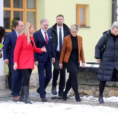 Premiér Fiala a ministr zemědělství navštívili AGRO ŠKOLU v Pozďatíně 1